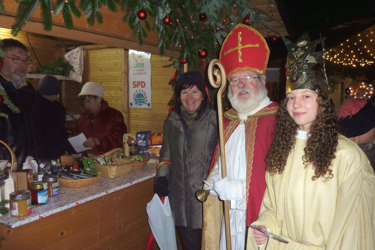 Adventsmarkt 2015_2. BM mit Nikolaus